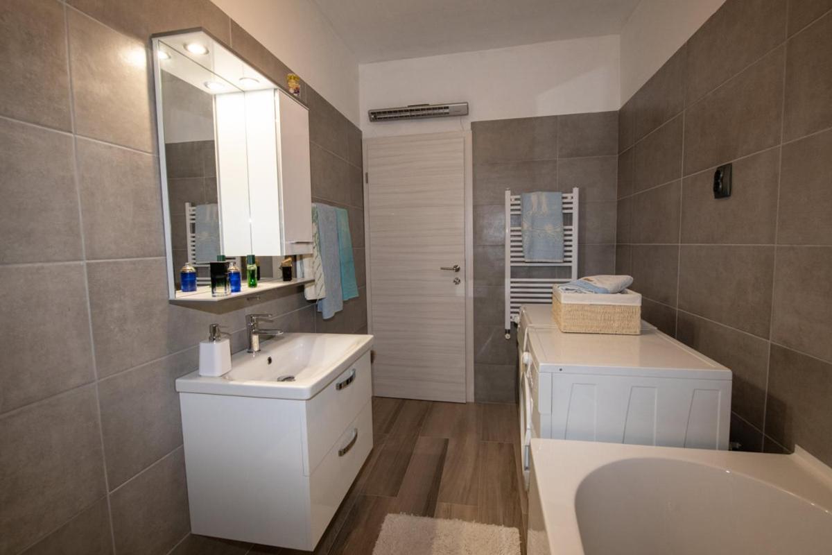 Apartman Elvis Lovran Luaran gambar