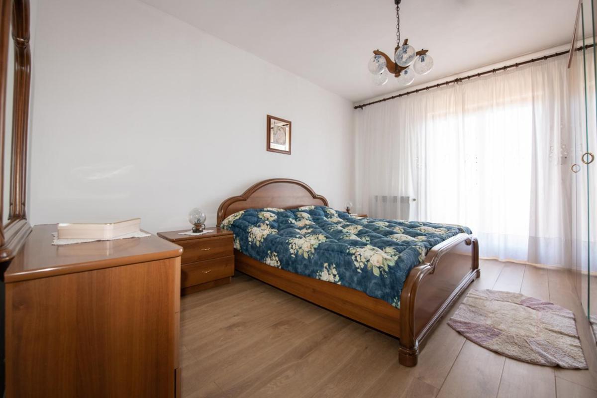 Apartman Elvis Lovran Luaran gambar