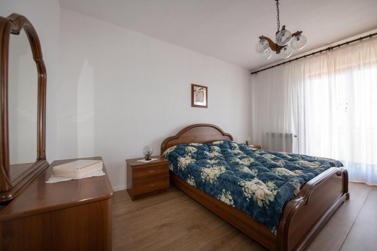 Apartman Elvis Lovran Luaran gambar