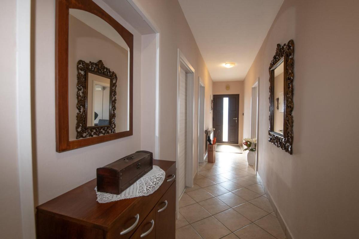 Apartman Elvis Lovran Luaran gambar