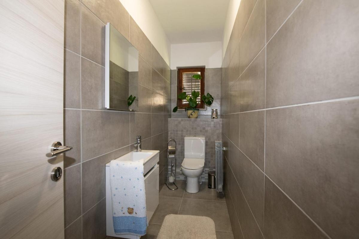 Apartman Elvis Lovran Luaran gambar