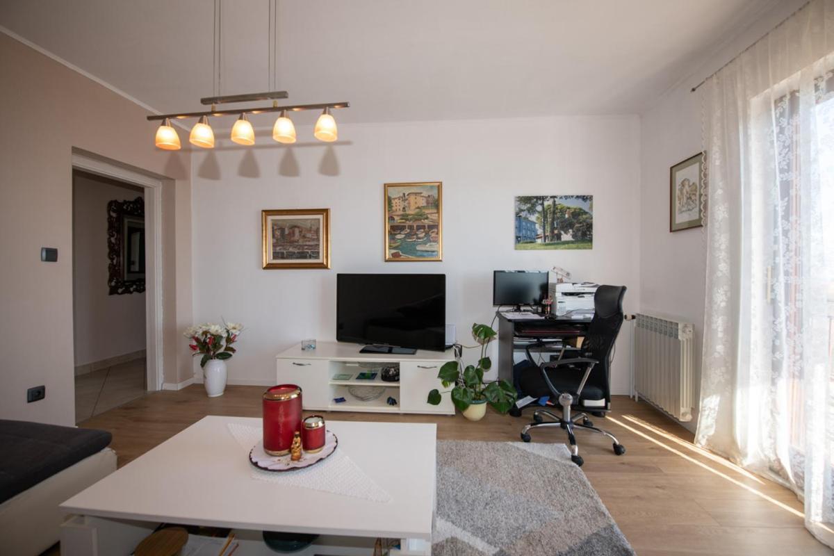 Apartman Elvis Lovran Luaran gambar