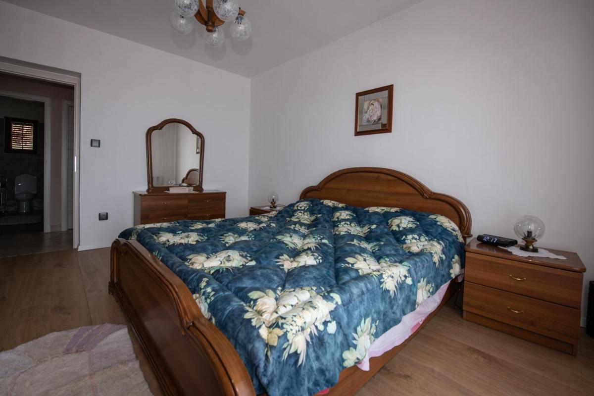 Apartman Elvis Lovran Luaran gambar