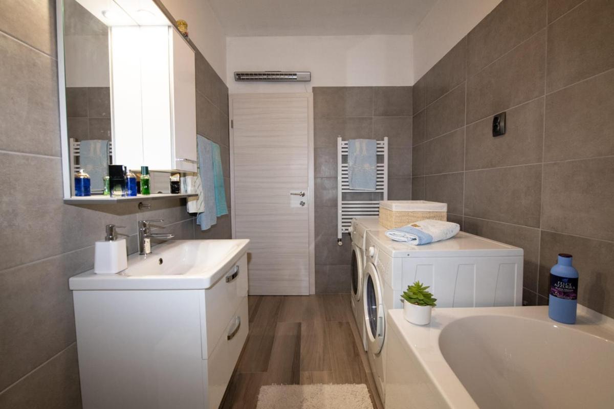 Apartman Elvis Lovran Luaran gambar
